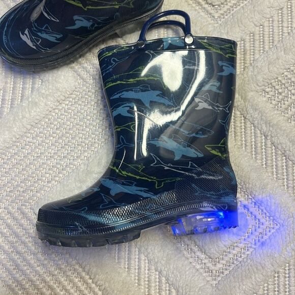 WILLPORT - Toddler Shark Rainboots - Picture 3 of 5